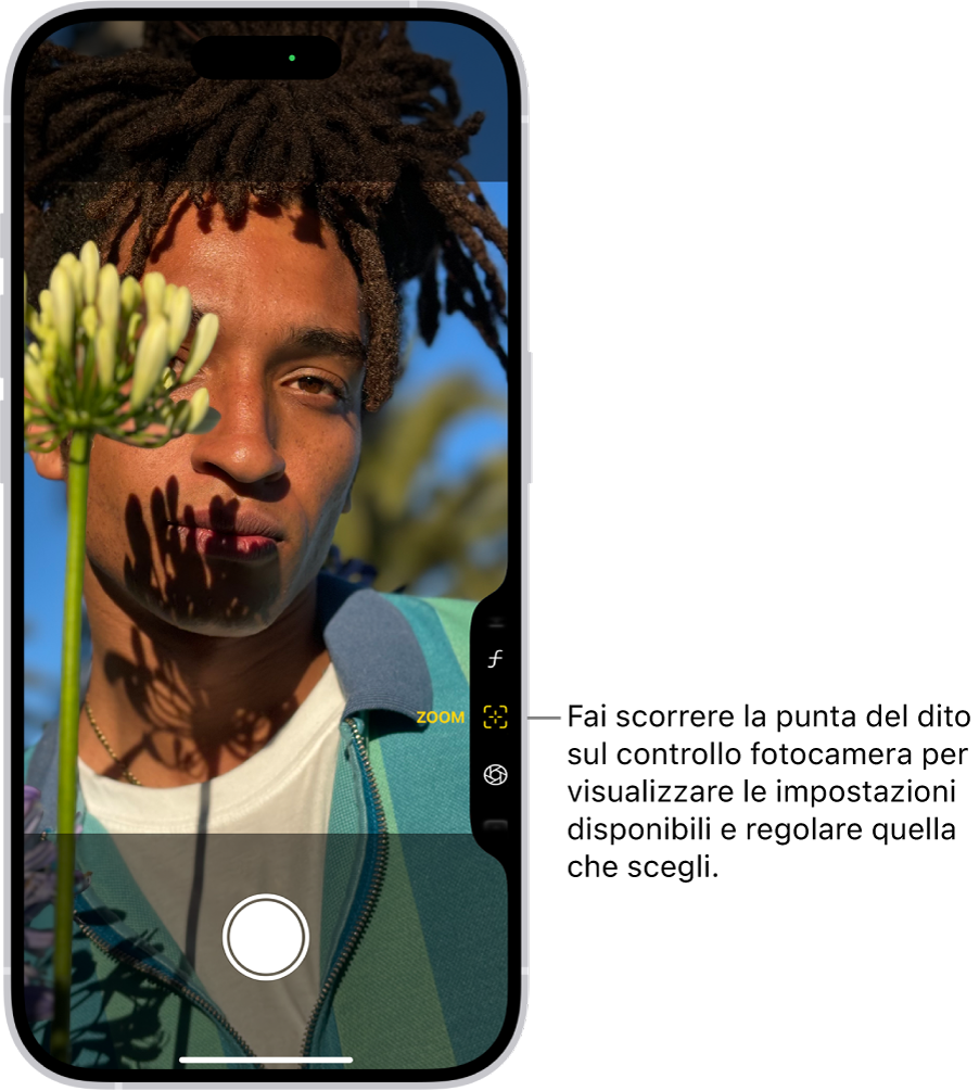 In Fotocamera, il menu del controllo fotocamera è aperto. È selezionato il controllo Zoom.