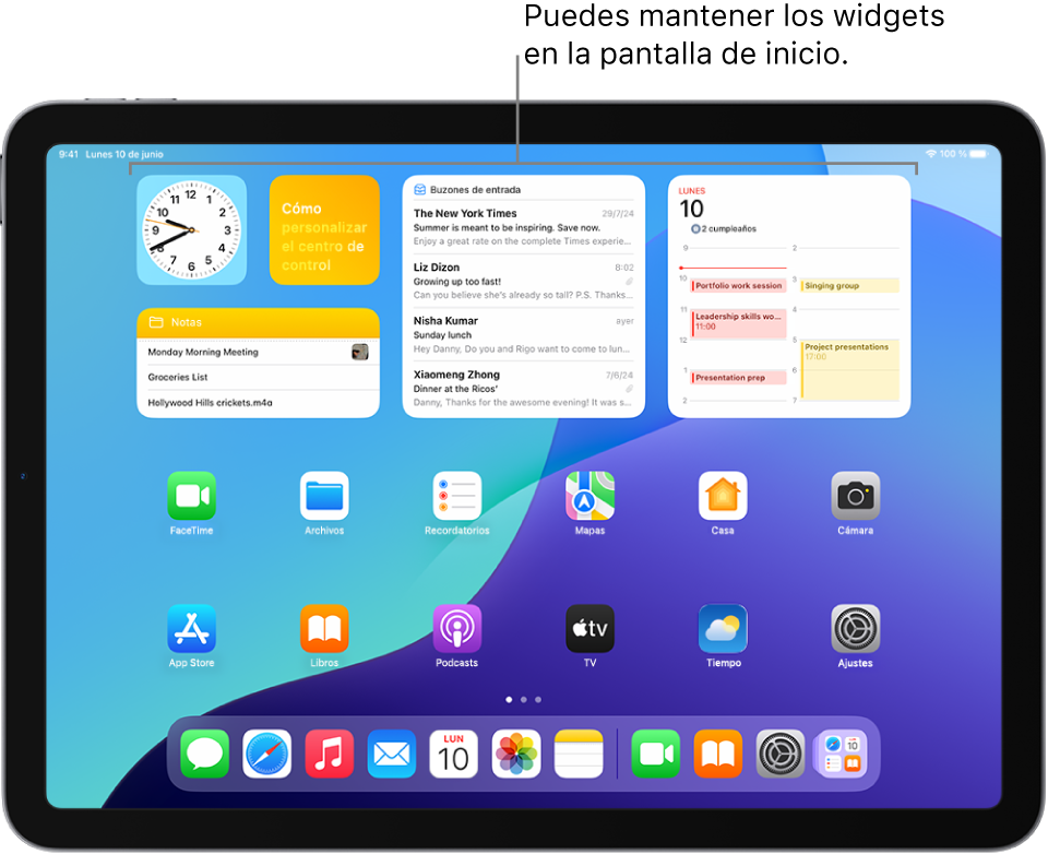 La pantalla de inicio del iPad. En la parte superior de la pantalla están los widgets personalizados de Tiempo, Música, Fotos, Recordatorios y Casa.