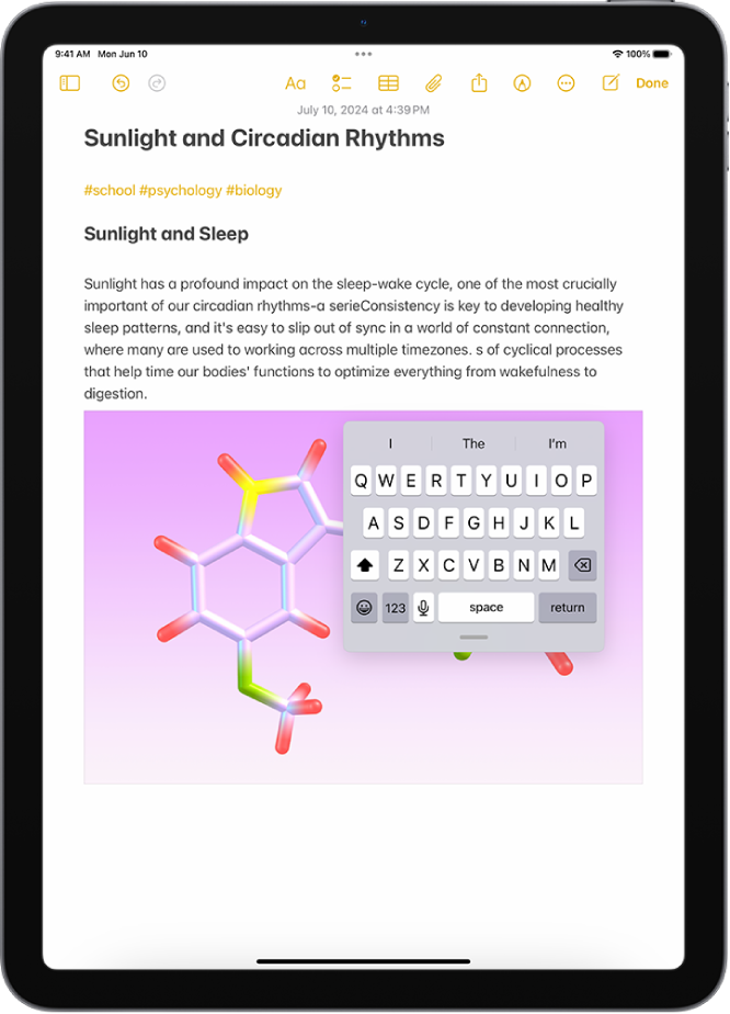 Uma nota está aberta no app Notas. O teclado na tela está pequeno e flutuando no canto superior direito da tela.