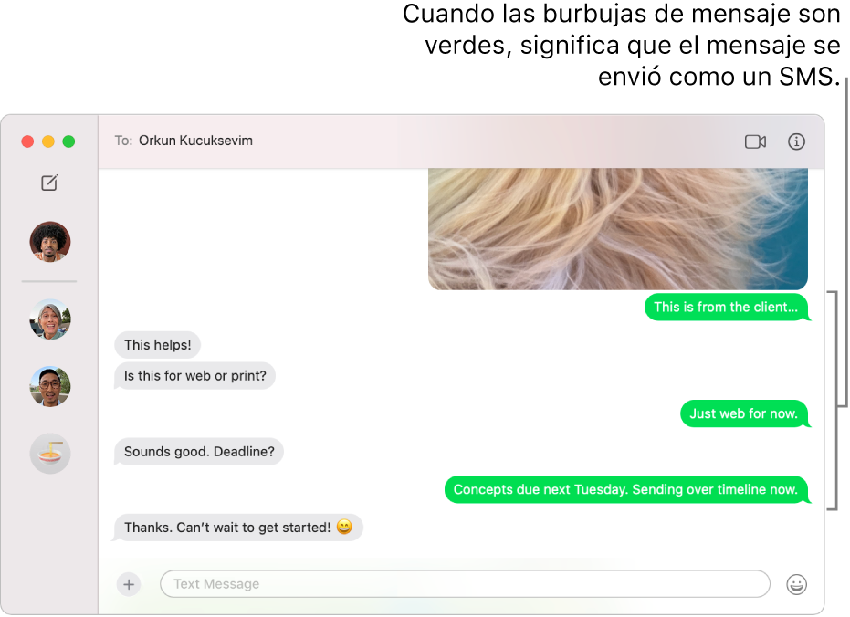 La ventana de Mensajes con varias conversaciones enumeradas en la barra lateral a la izquierda y una transcripción a la derecha. Los globos de mensaje son verdes, lo que indica que se enviaron como mensajes SMS, MMS o RCS.