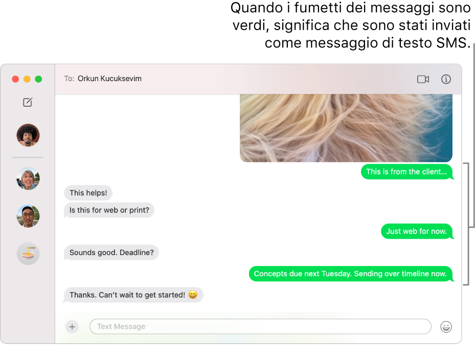 La finestra Messaggi con diverse conversazioni elencate sulla barra laterale a sinistra e una registrazione visualizzata a destra. I fumetti dei messaggi sono verdi. Questo significa che sono stati inviati come messaggi di testo SMS, MMS o RCS.