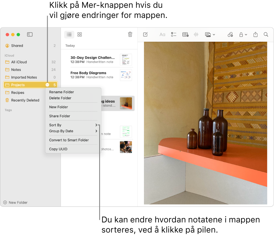 Et Notater-vindu på Macen med én mappe i sidepanelet som viser Mer-knappen der du kan utføre endringer for en mappe. Over listen med notater i midten er sorteringsvalget som endrer rekkefølgen til notatene – klikk på pilen for å velge en annen sorteringsrekkefølge.