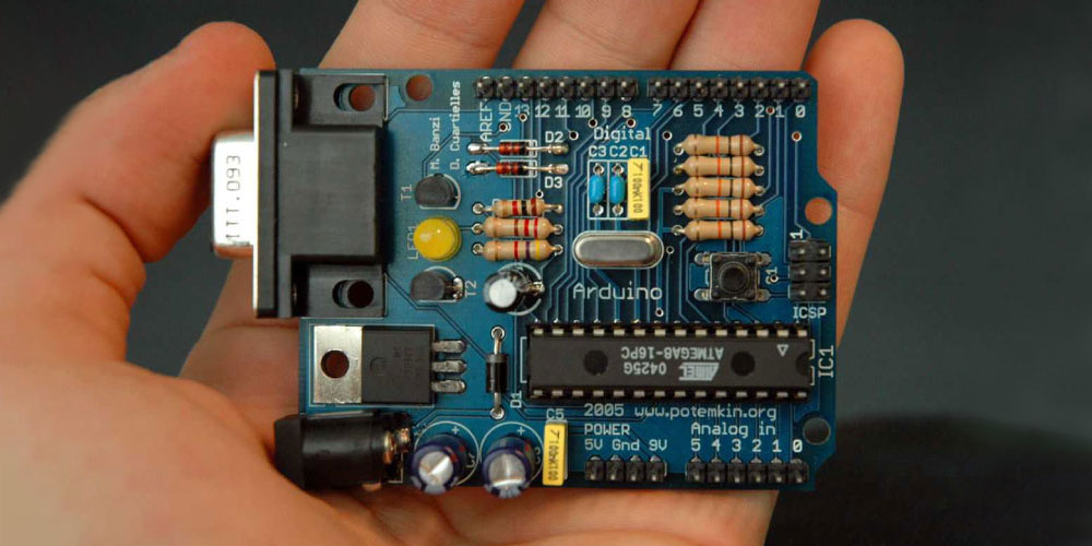 Arduino: Arduino