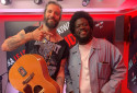 Michael Kiwanuka & Waxx dans Foudre