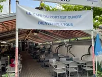 Café, Restaurant du Port – Cliquez pour agrandir l’image 1 dans une Lightbox