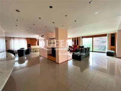 VACALLO: elegante e spaziosa villa 9.5 locali, mq. 625, con grande giardino - CHF 2'900'000 - www.queenimmobiliare.ch