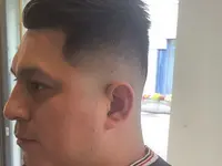 EST BARBER - Klicken Sie, um das Bild 3 in einer Lightbox vergrössert darzustellen