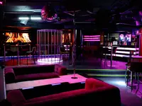 Crystal Club & Lounge | Stripclub | Tabledance | Live Shows | Nightclub – Cliquez pour agrandir l’image 5 dans une Lightbox