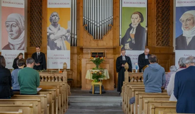 Pfarrer am Gottesdienst