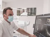 Dentista Reali SA - cliccare per ingrandire l’immagine 5 in una lightbox