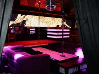 Crystal Club & Lounge | Stripclub | Tabledance | Live Shows | Nightclub – Cliquez pour agrandir l’image 11 dans une Lightbox