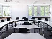 WISS Schulen für Wirtschaft Informatik Immobilien - cliccare per ingrandire l’immagine 1 in una lightbox