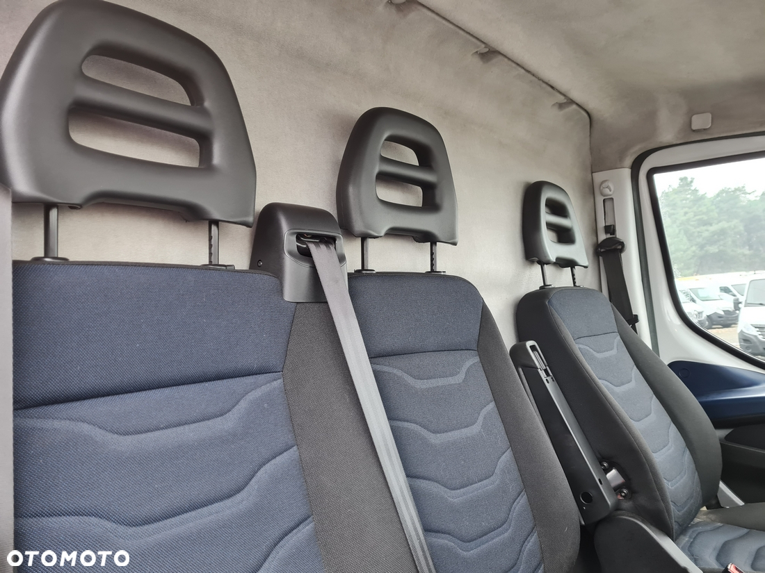 Iveco DAILY 35S17*L3H2​*AUTOMAT​*KLIMATYZACJA​*TEMPOMAT​* - 25