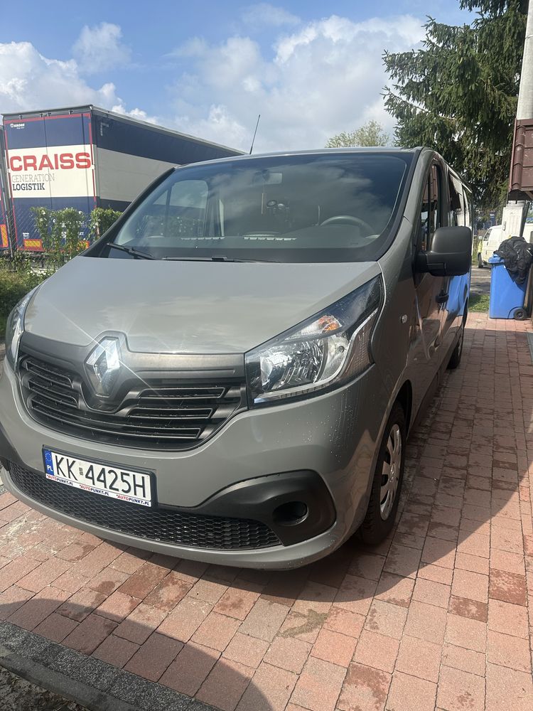 Wynajem Busa 9os. Renault Trafic