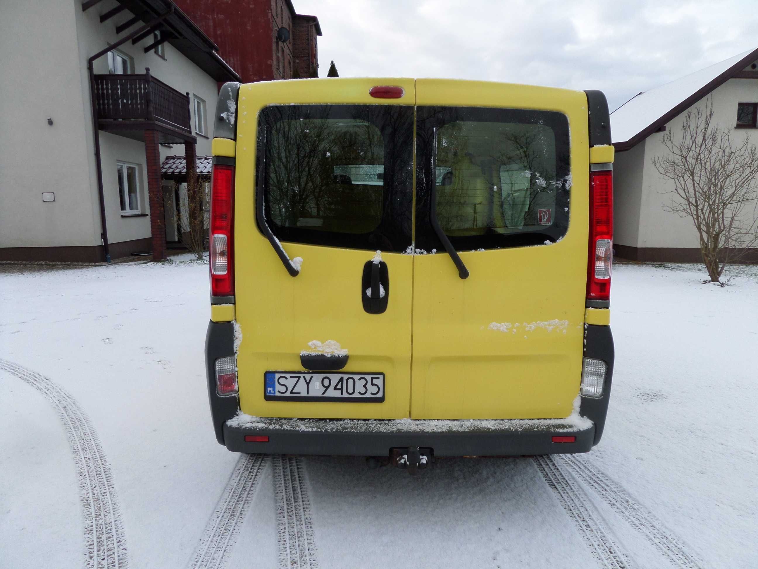 Renault Trafic 2.0DCI/115KM/ Klima itd... rej.2012r. właściciel-umowa.