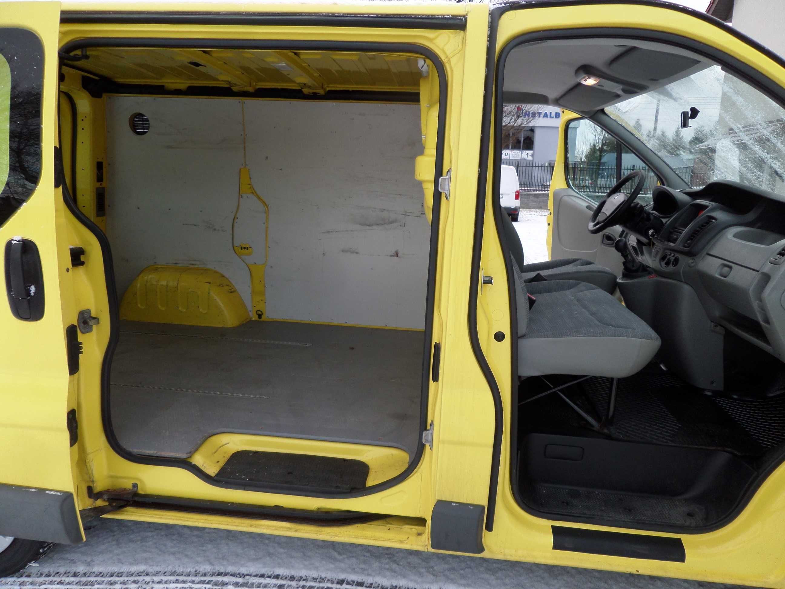 Renault Trafic 2.0DCI/115KM/ Klima itd... rej.2012r. właściciel-umowa.