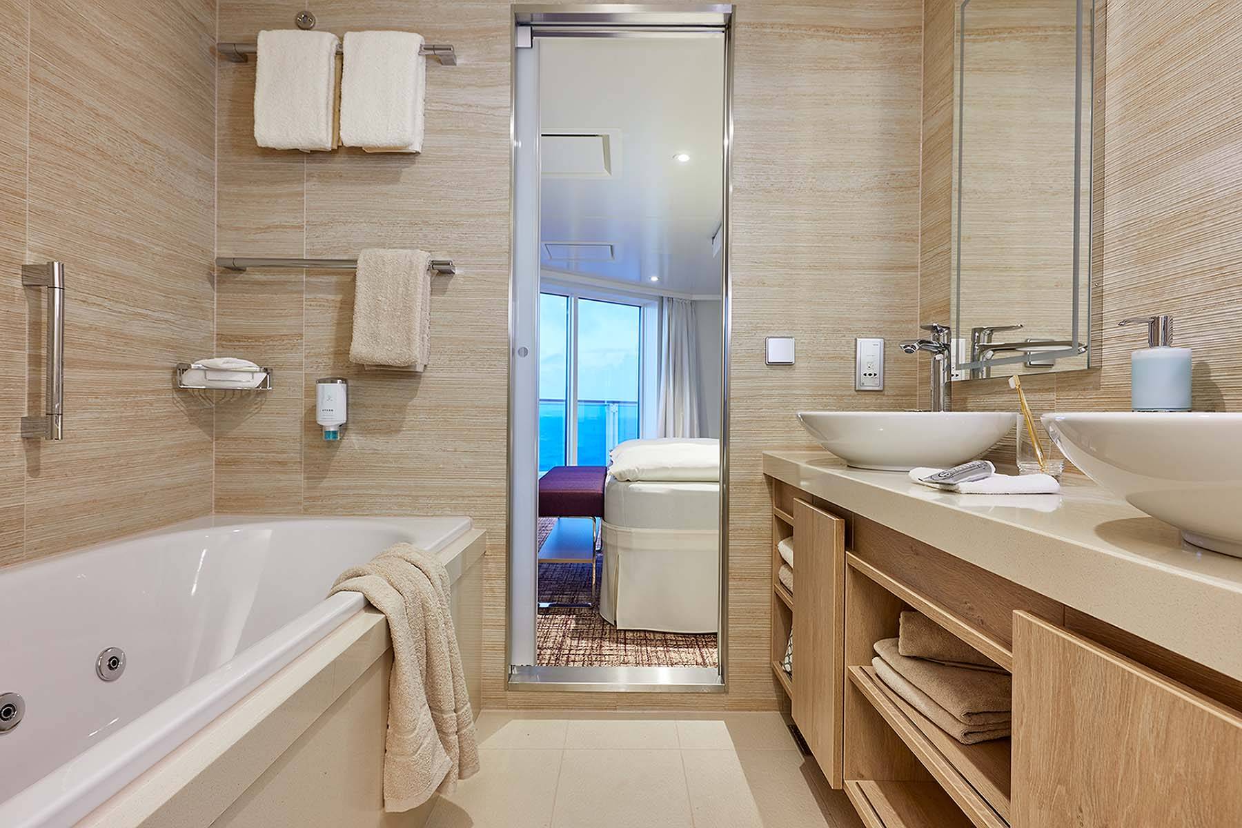 AIDAnova Premium Suite Badezimmer