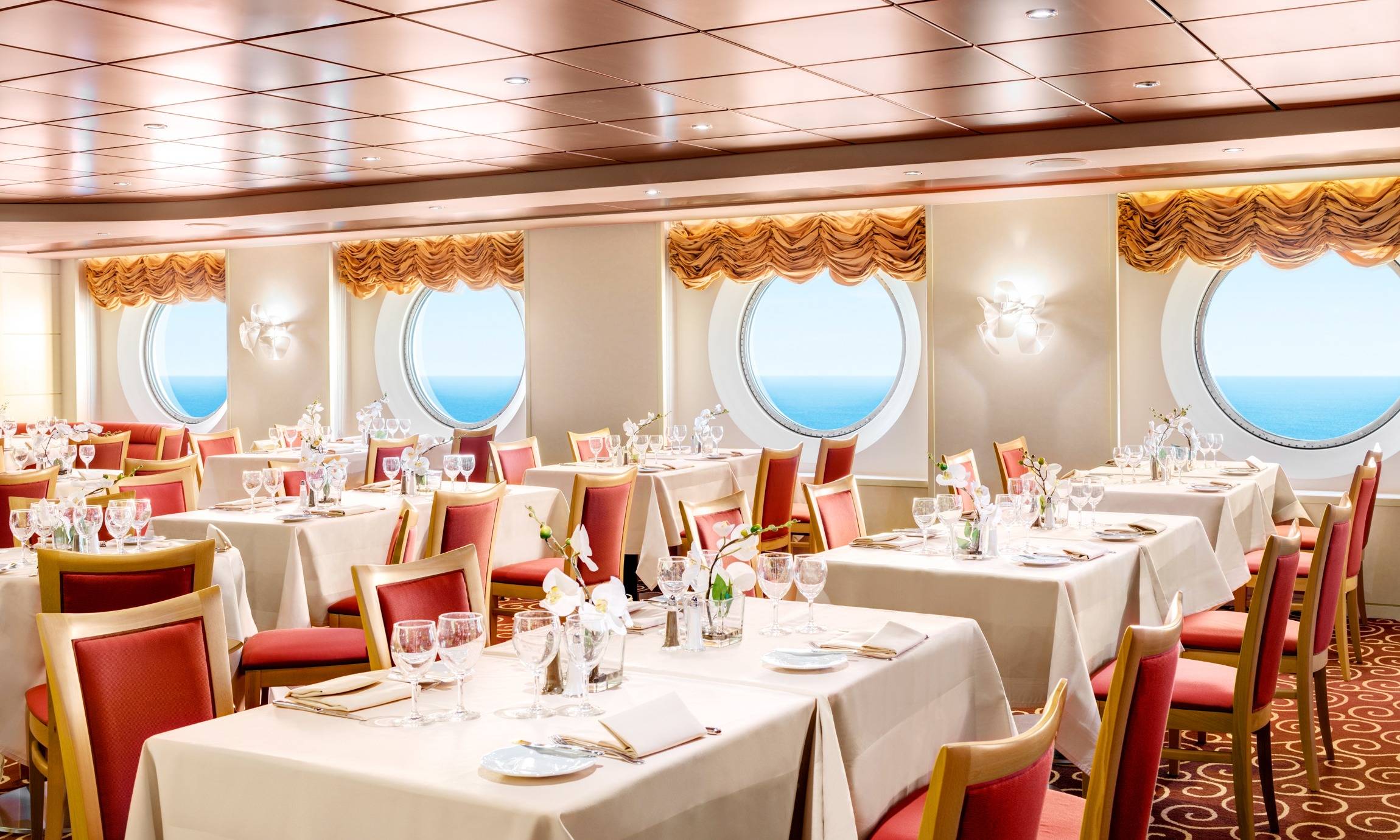 MSC Armonia La Pergola Restaurant