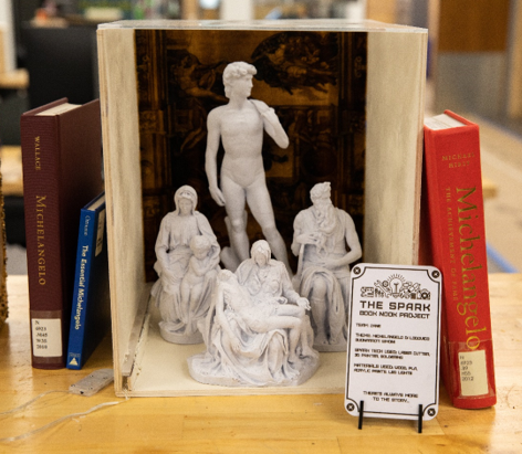 Book Nook Theme: Michelangelo Di Lodovico Buonarroti Simoni made of laser cut wood and 3D print statues