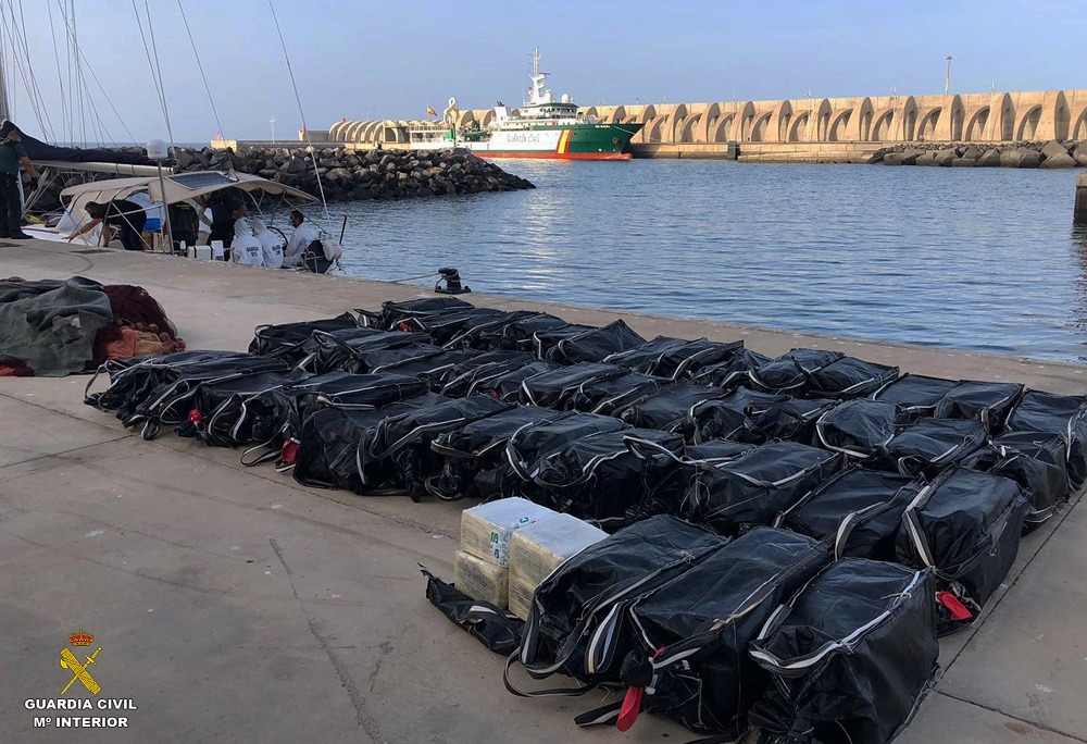 1 ton of cocaine intercepted on board of a sailing vessel by Spanish authorities