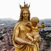 La "Bonne-Mère", statue de la vierge à l'enfant, au sommet de la basilique Notre-Dame de la Garde à Marseille, le 23 janvier 2025