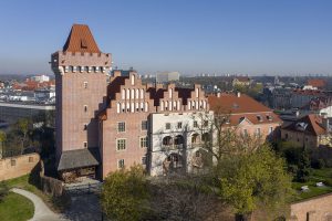 Widok na budynek Muzeum Sztuk Użytkowych