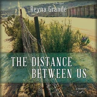 The Distance Between Us Audiolibro Por Reyna Grande arte de portada