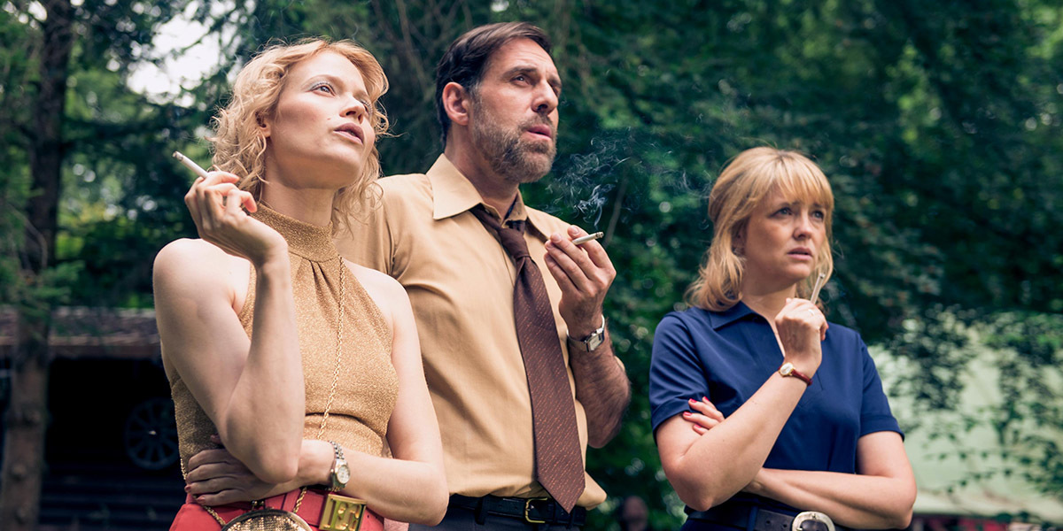 Mavie Hörbiger, Laura Tonke, and Thomas Loibl in Sommerhäuser (2017)