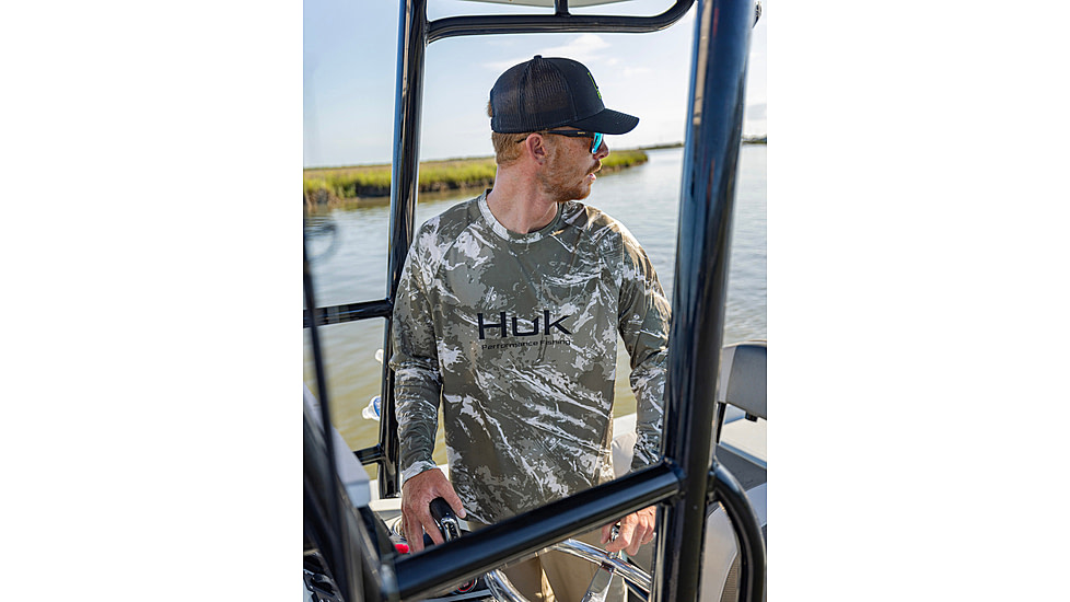 HUK Performance Fishing Mossy Oak Pursuit Crew - Mens, Mo Sw Freshwtr, Medium, H1200610-947-M