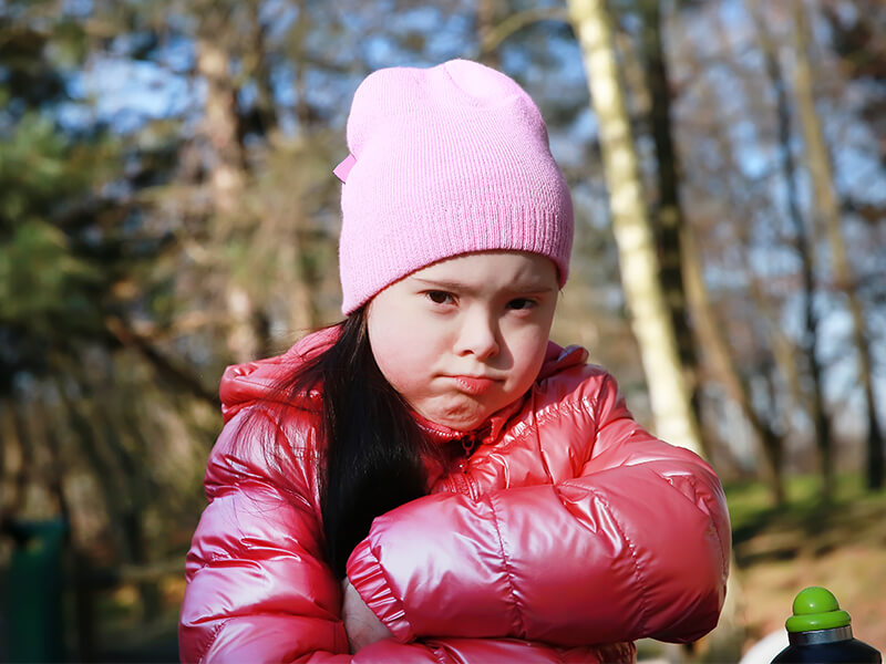 niña enojada 