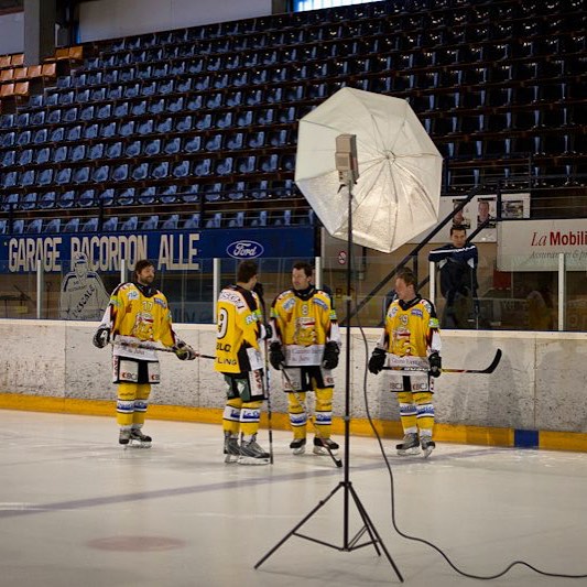 Shooting photo pour le HC Ajoie à la patinoire.