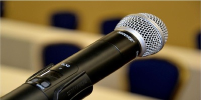 Medium microphone2 1000x667