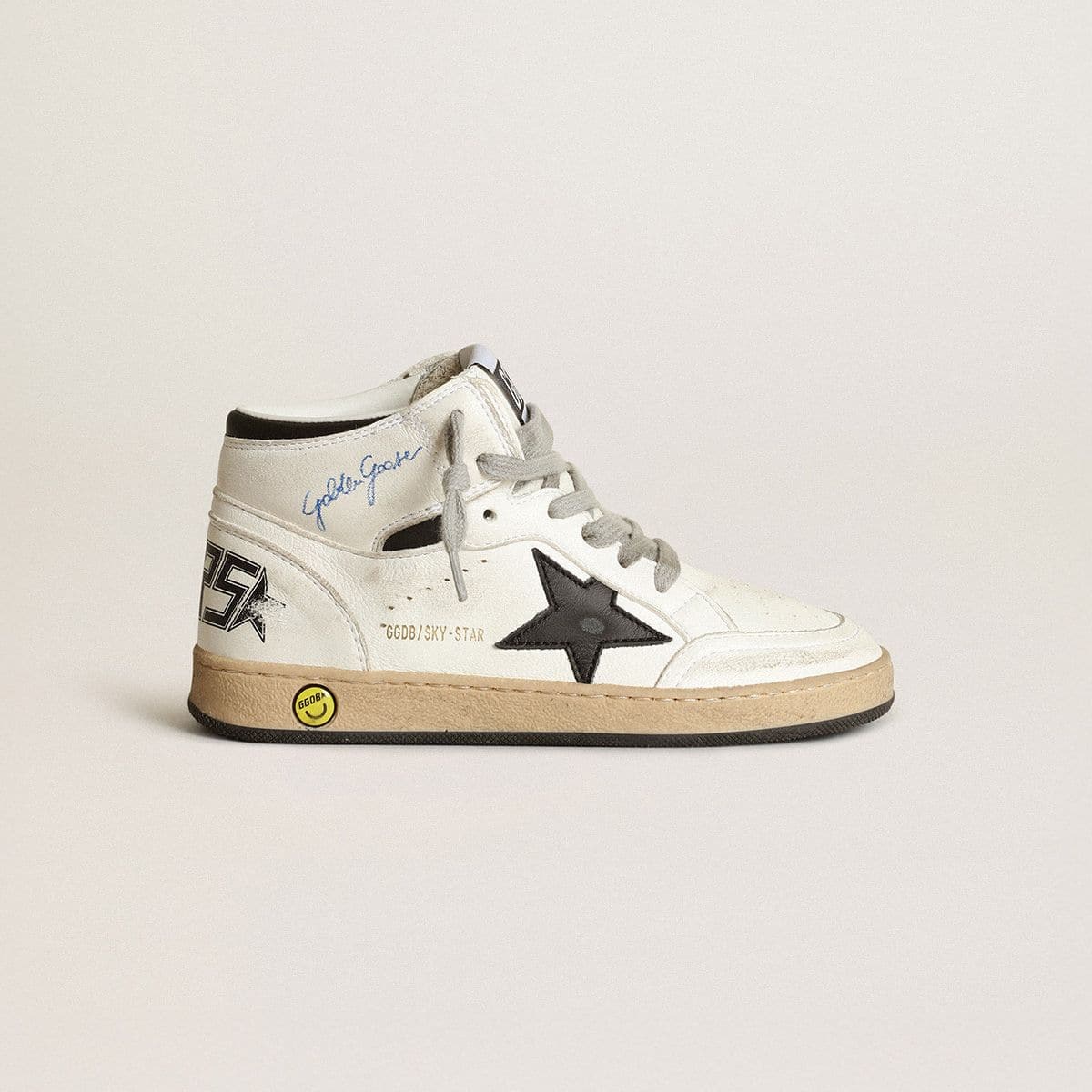 Young-Sky-Star-in-white-nappa-with-black-star-and-heel-tab