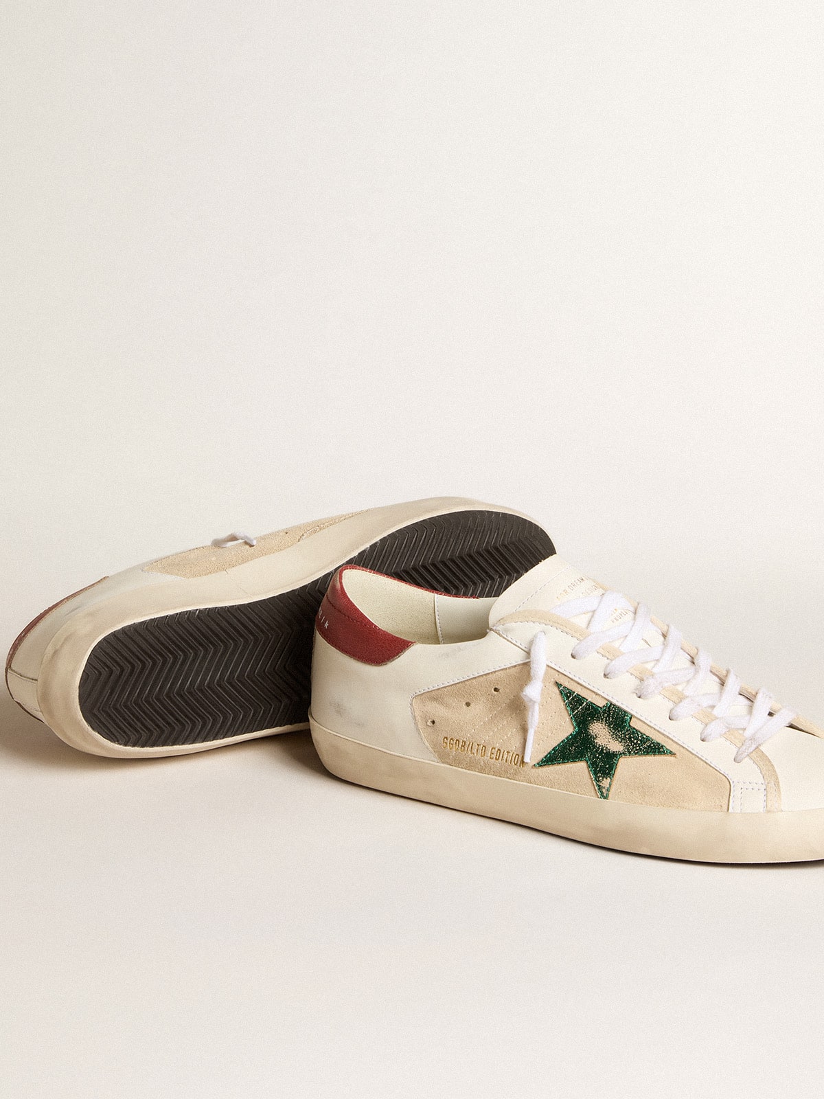 Golden Goose - Super-Star LTD de ante con estrella laminada verde y refuerzo del talón rojo in 