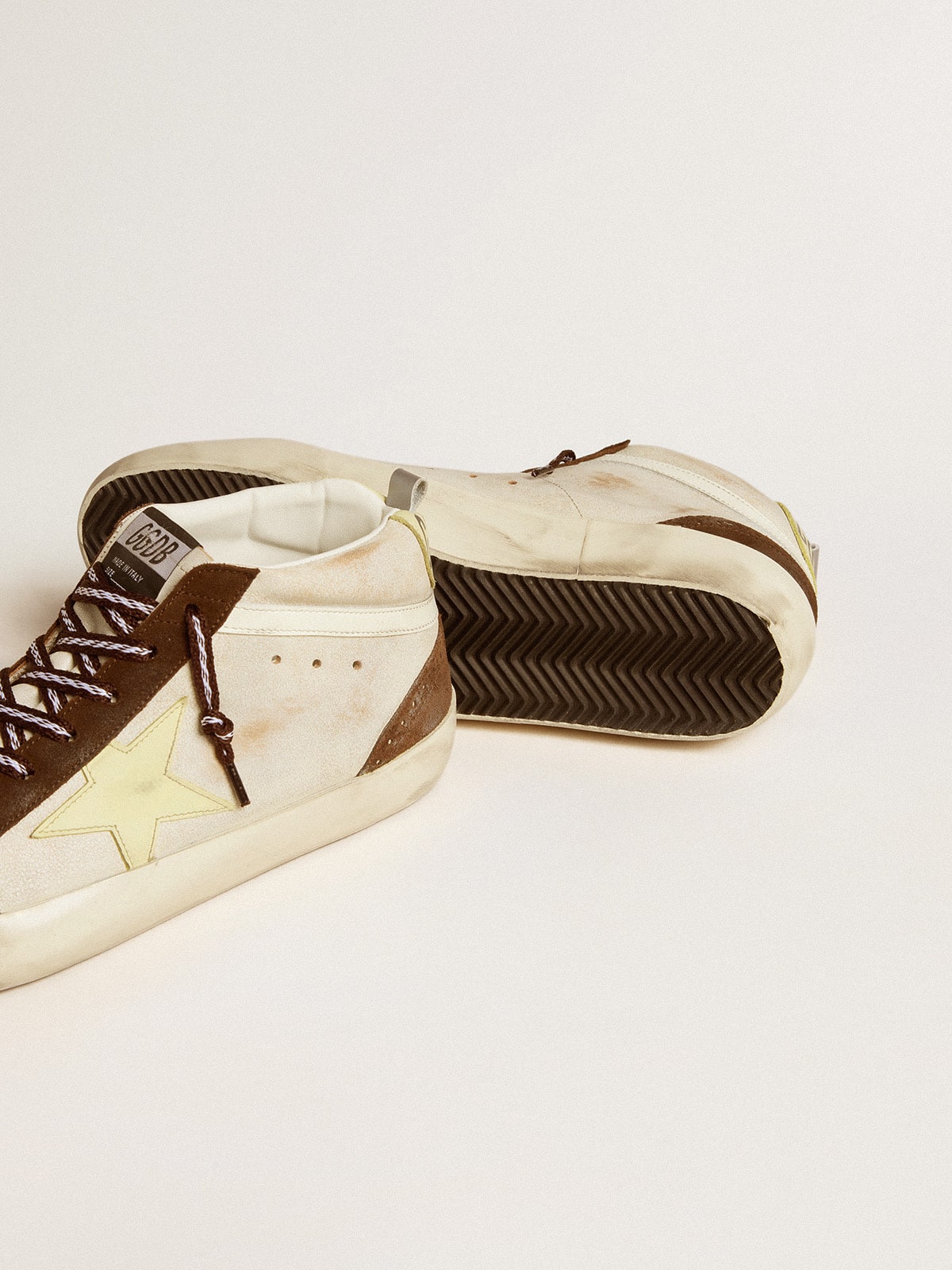 Golden Goose - Mid Star Uomo in glitter beige con stella in suede giallo e virgola in cotone in 