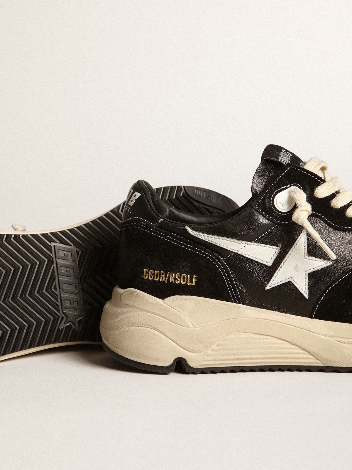 Golden Goose - Running Sole Uomo in nappa e suede neri con stella bianca in 