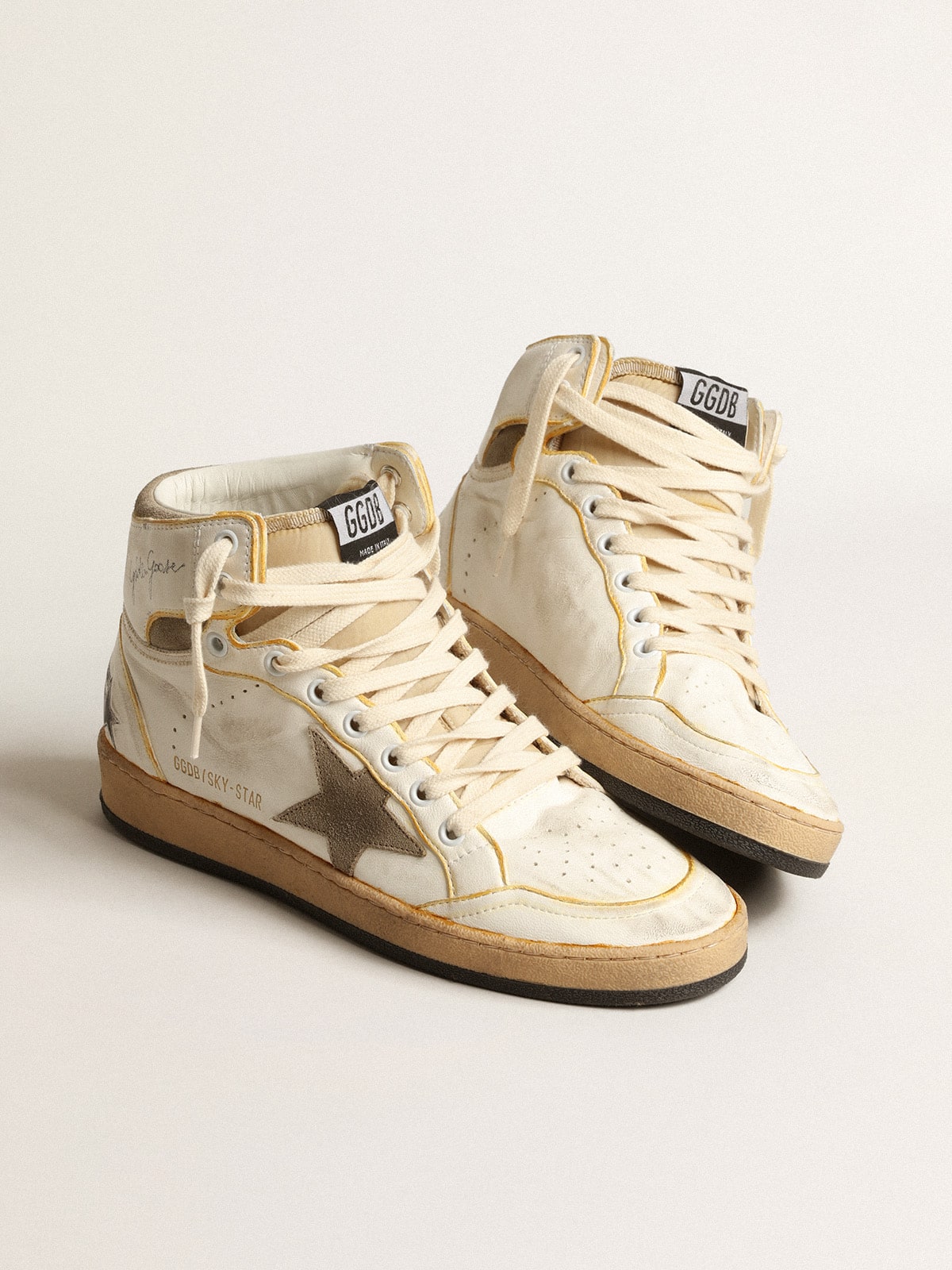 Women’s Sky-Star in white nappa leather with dove-gray suede star