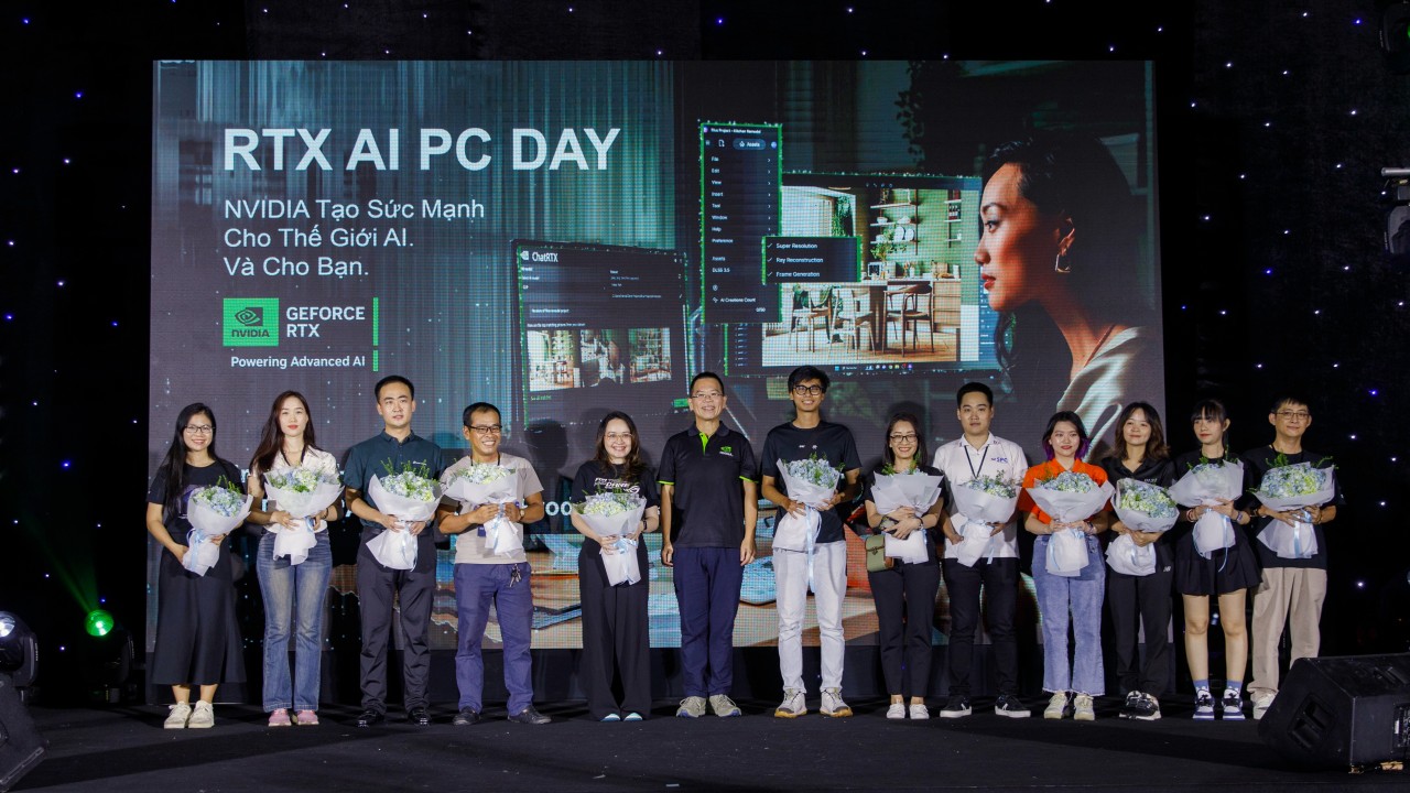 May be an image of ‎13 people and ‎text that says '‎RTXAIPCDAY RTX AI PC DAY 111 NVIDIA Tạo Sức Mạnh Cho ChoThế ThếGiới Thế Giới Al. Và Cho Bạn. ☬ TIVIDIA GEFORCE RTX Powering AdvancedA m6и. دقد 品レんスり‎'‎‎