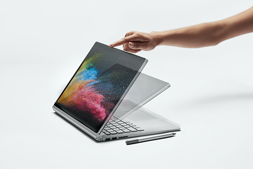 Sidevisningsbillede af en Surface Book 2-skærm, der åbnes i Studio-tilstand.