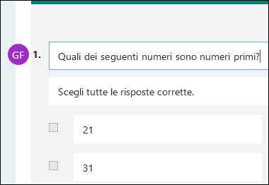 Iniziali del collaboratore visualizzate accanto a una domanda del test