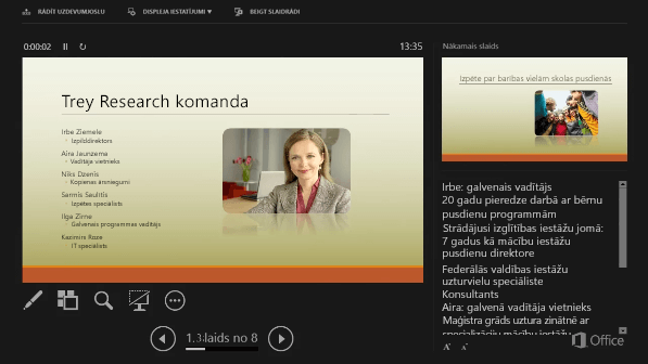 Prezentētāja skats programmā PowerPoint 2016, ar apli apkārt runātāja piezīmēm