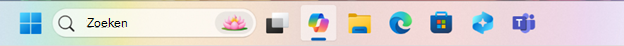 Schermopname van de Windows-taakbalk met het pictogram Copilot geselecteerd.