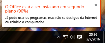 Caixa de diálogo a mostrar a instalação do Office bloqueada a 90%