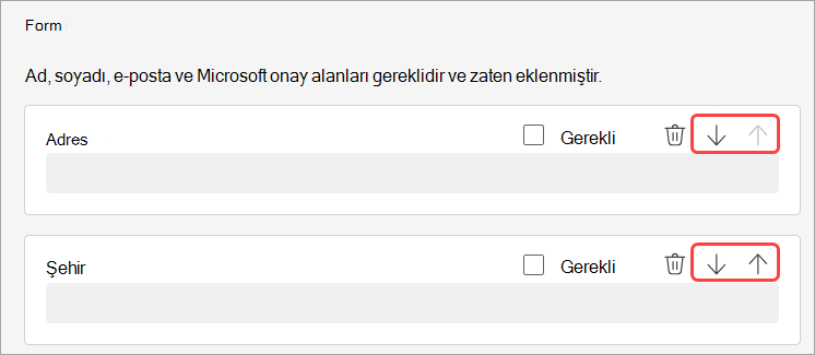 Web semineri için kayıt sorularının nasıl yeniden sıralanacağını vurgulayan ekran görüntüsü.