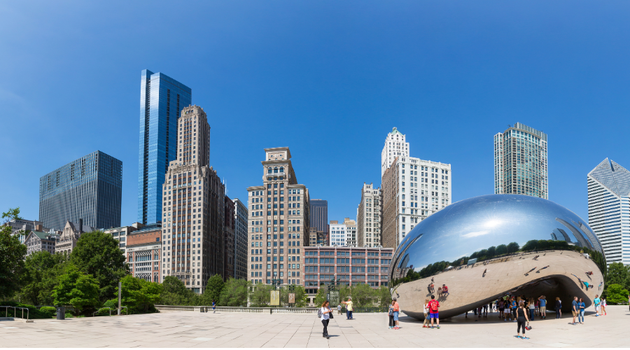 chicago skyline and millenium park