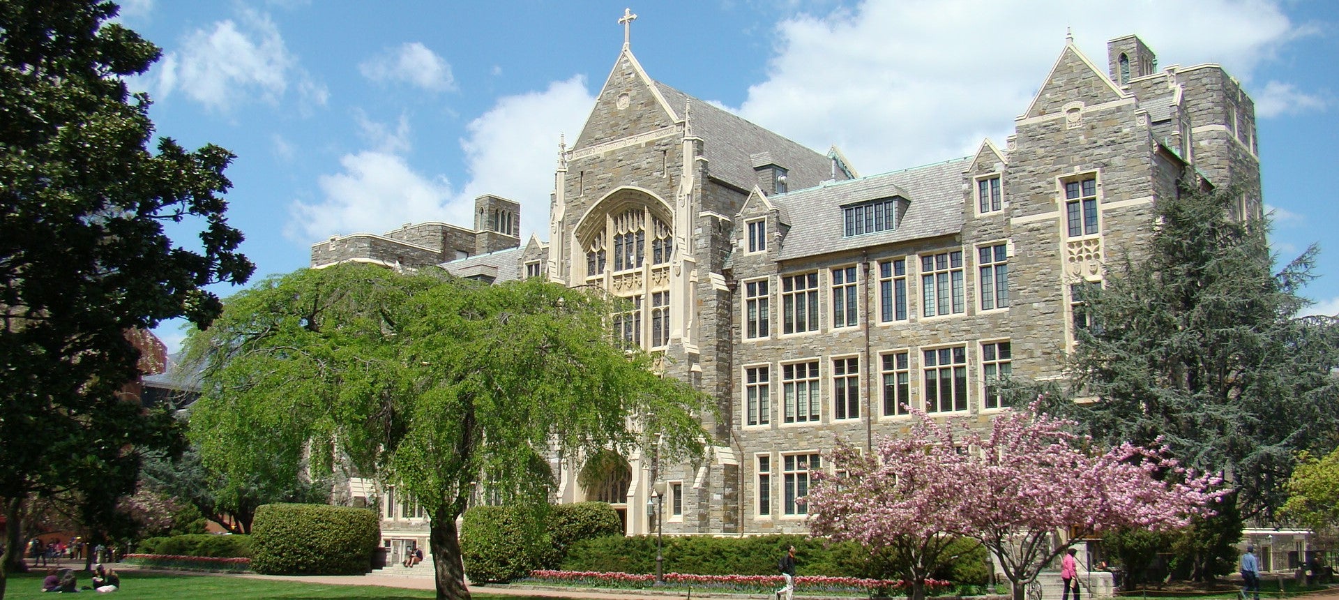 White Gravenor Hall - Home of Undergraduate Admissions Office