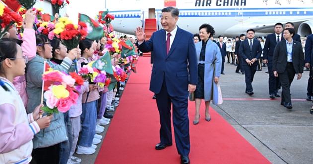 出席庆祝澳门回归祖国25周年大会暨澳门特别行政区第六届政府就职典礼并对澳门进行视察 习近平抵达澳门