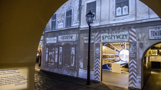 Darstellung einer Straße im jüdischen Viertel von Warschau aus dem Museum für die Geschichte der polnischen Juden in Warschau