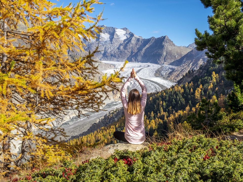 Yoga am Grossen Aletschgletscher