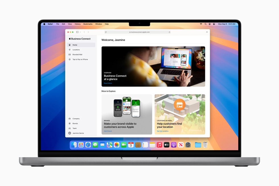 Hình ảnh cổng thông tin Apple Business Connect trên MacBook Pro. 